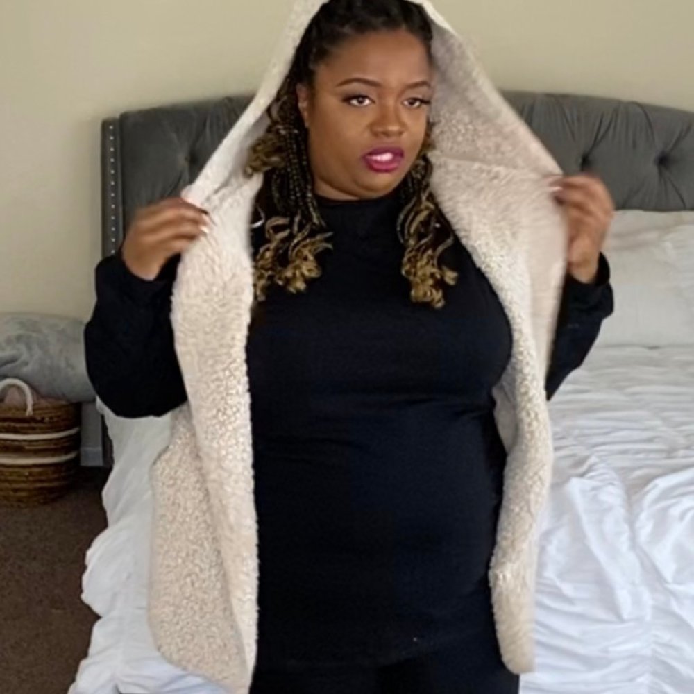 Plus Size Casual Hooded Sherpa Vest
